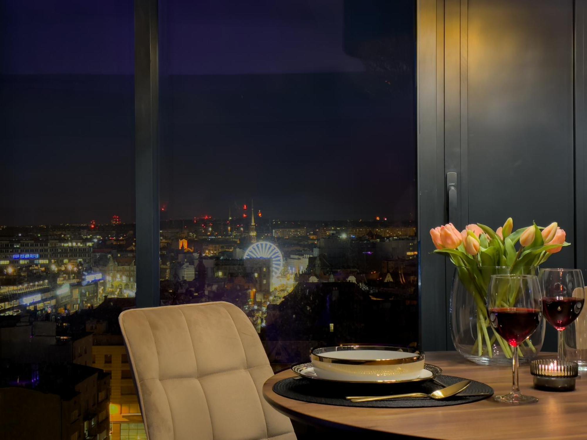 Urban Apartments Golden Royal, Jacuzzi By The Window, Chilled Prosecco, Free Garage 卡托维兹 外观 照片